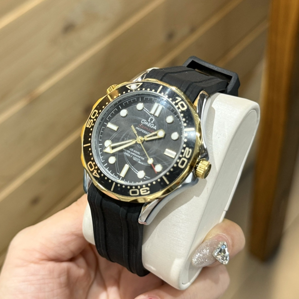 ブランド時計背面デザイン